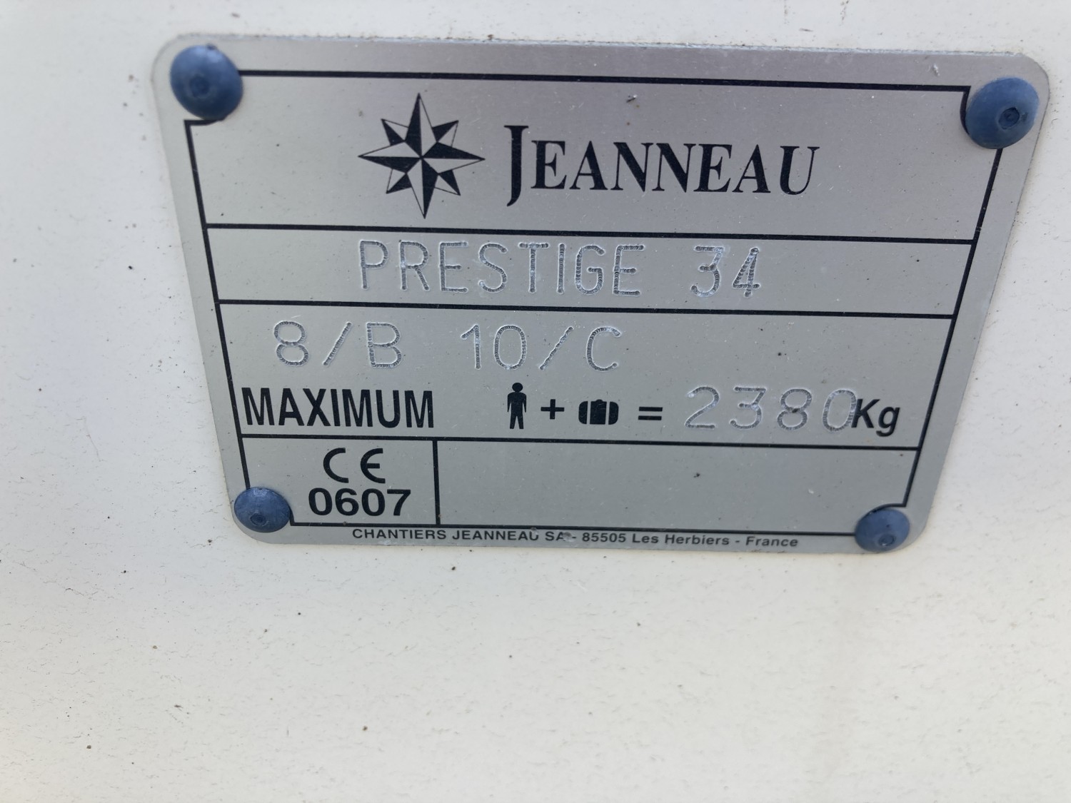 slider 17 Jeanneau Prestige 34